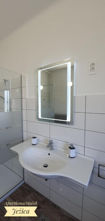 Appartamento Aparthouse Macek Lubiana Esterno foto